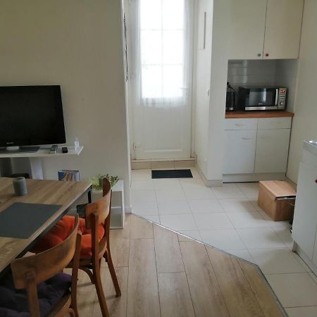 Petite Maisonnette Atypique Et Son Jardinet Corps-Nuds エクステリア 写真